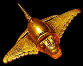 Goldenes Schmuckstück gefunden in 1500 Jahre alten Kolumbianischen Gräbern der Muisca
