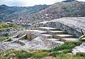 Ähnlichkeiten zwischen  Steinbearbeitungen in Cusco und den Unterwasserformationen  bei Yonaguni (Japan)